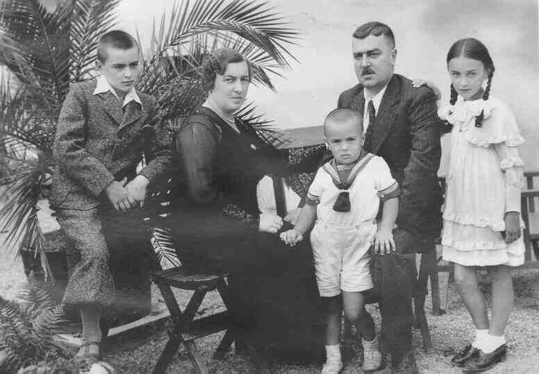 [Rom Family]