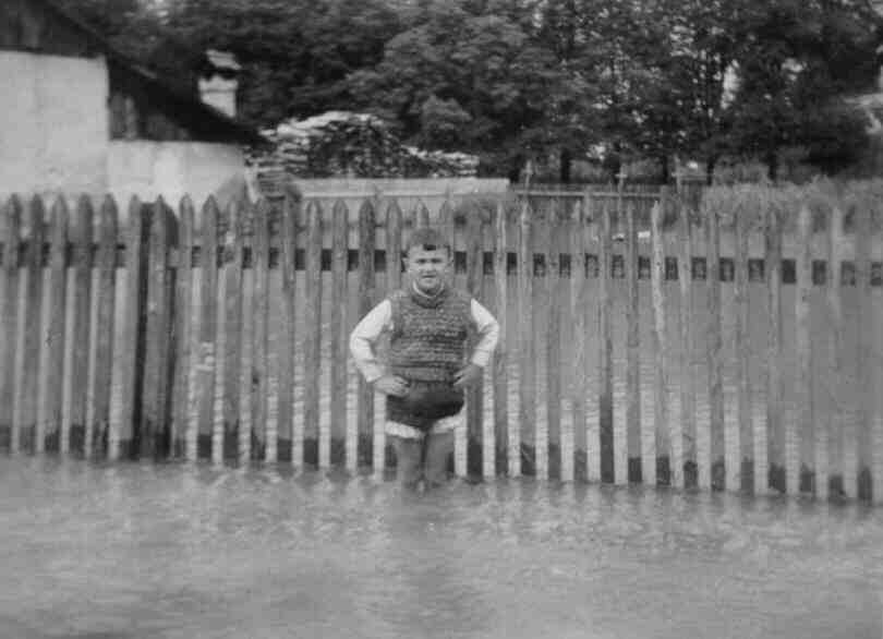 [Arnold im Hochwasser]